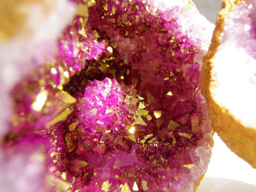 Amethyst in Gold-Pink 8 x 8 x 5 cm - 59 € mtl./K 450 €